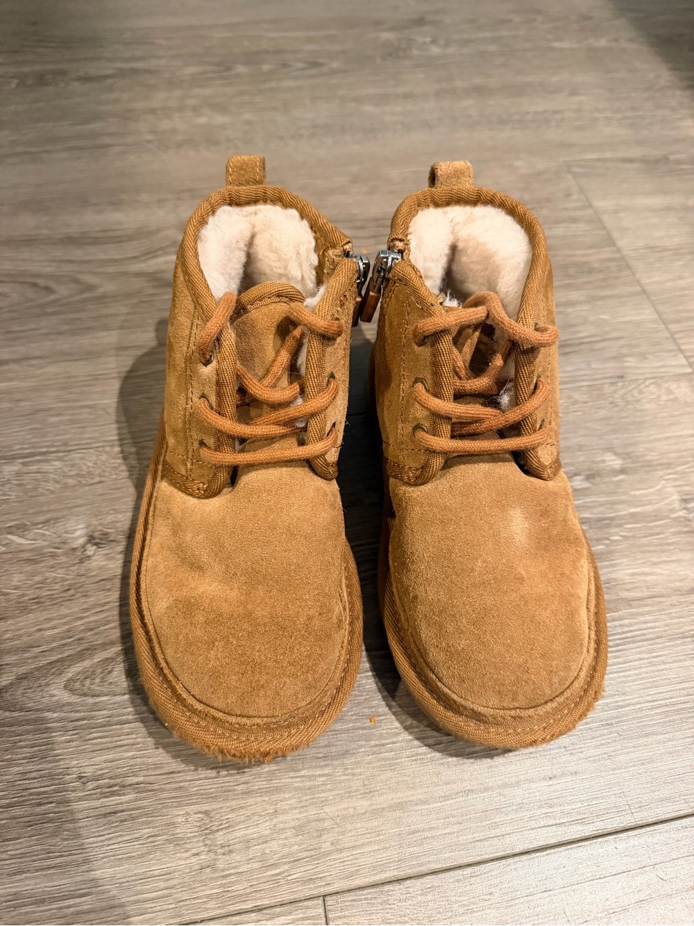UGG neumel kids size 11